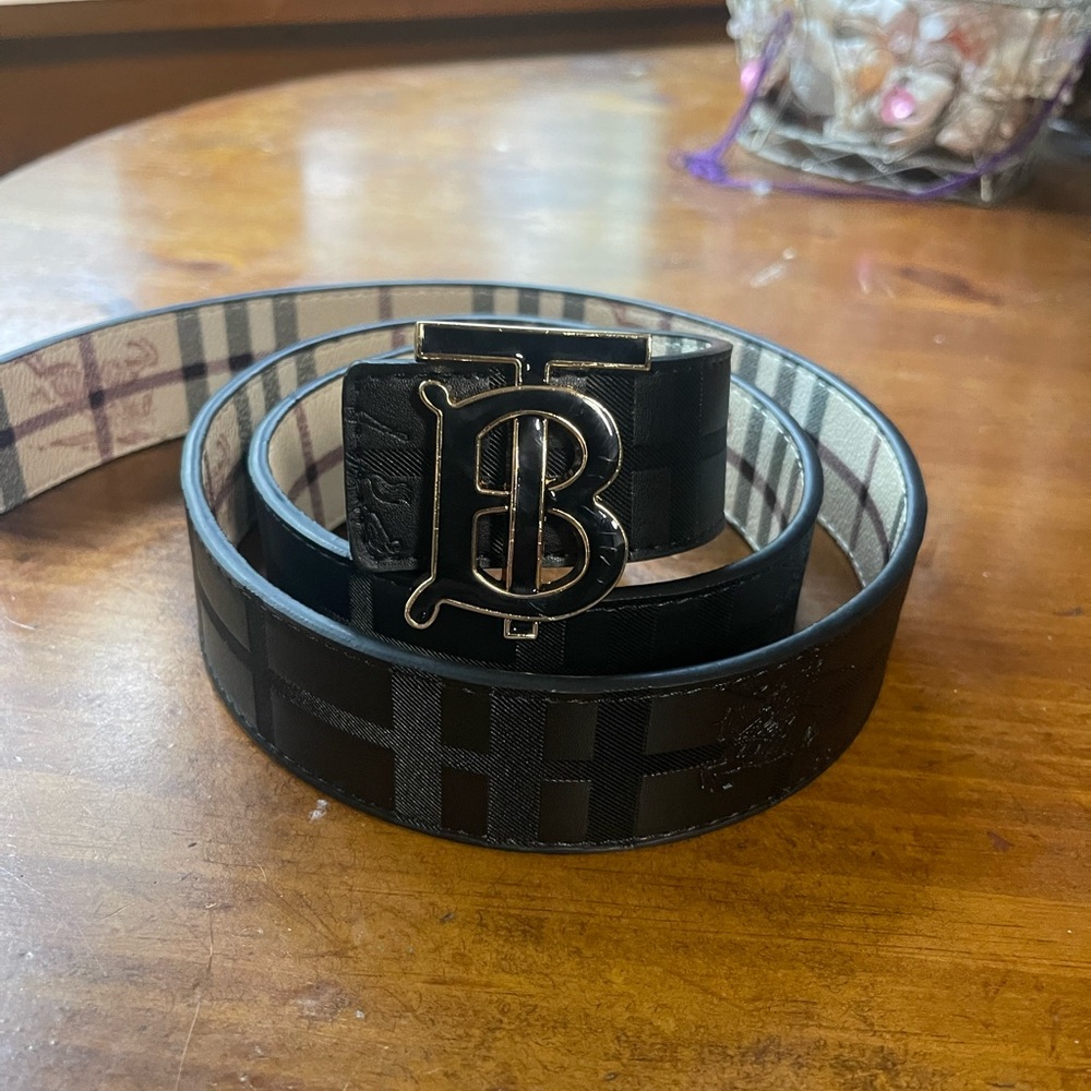 Burberry Black T Reversible Belt Size 37-40